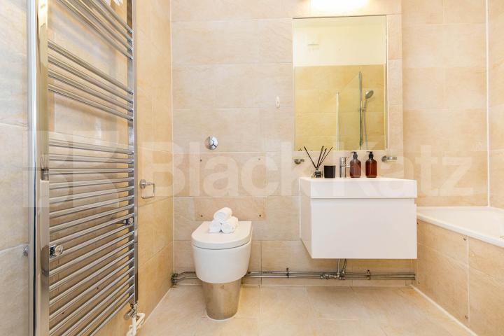 Spacious Live/work warehouse conversion in the trendy Dalston Ability Plaza - Kingsland Road, Dalston